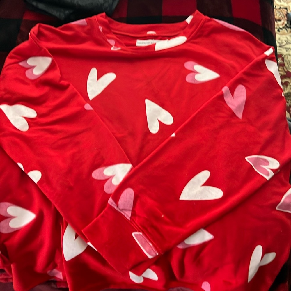 Short pajama set worn once on vacation great when room is cold but still hot